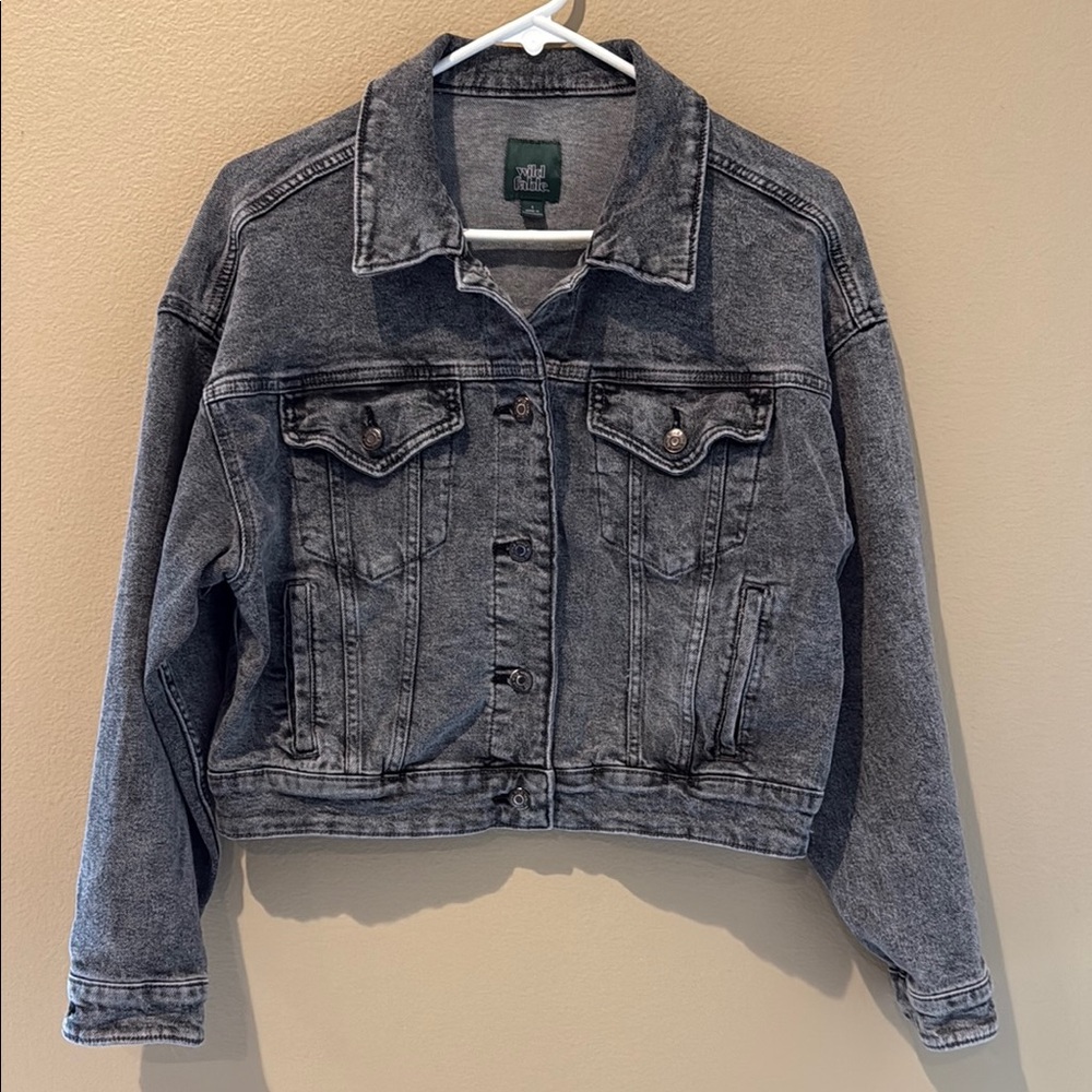 Women's Black/Gray Cropped Denim Jacket